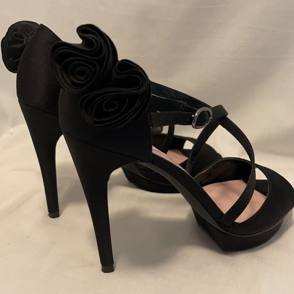 Miss America ‘Zena’ Heels Size 8 - Picture 4 of 6